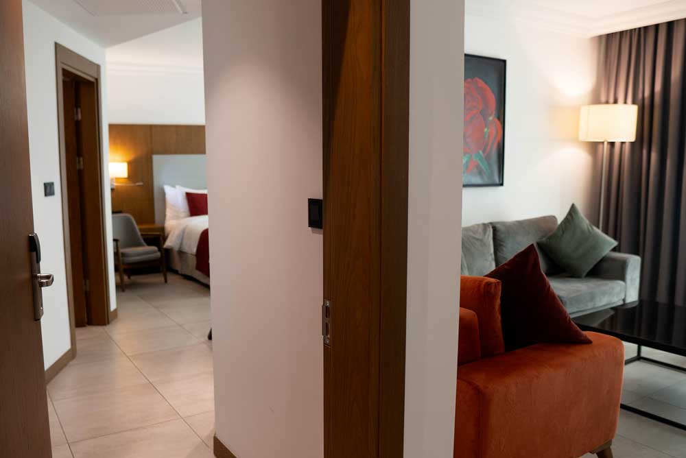 DIRECTOR SUITE - Yaounde DIRECTOR SUITE